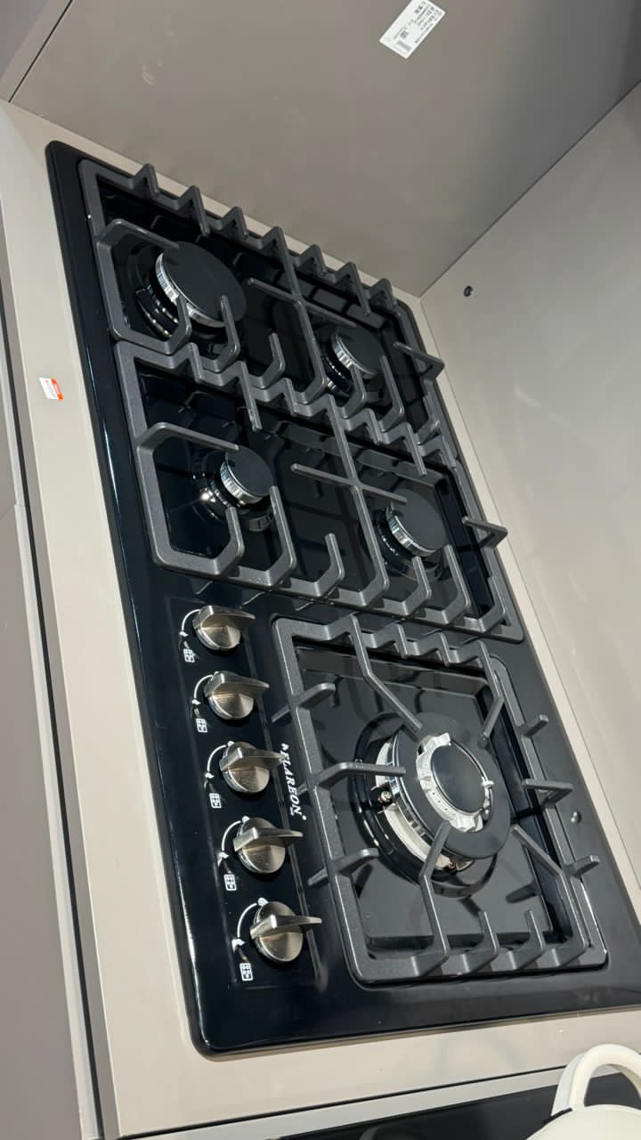 In-built 5 Burner Gas Cooker