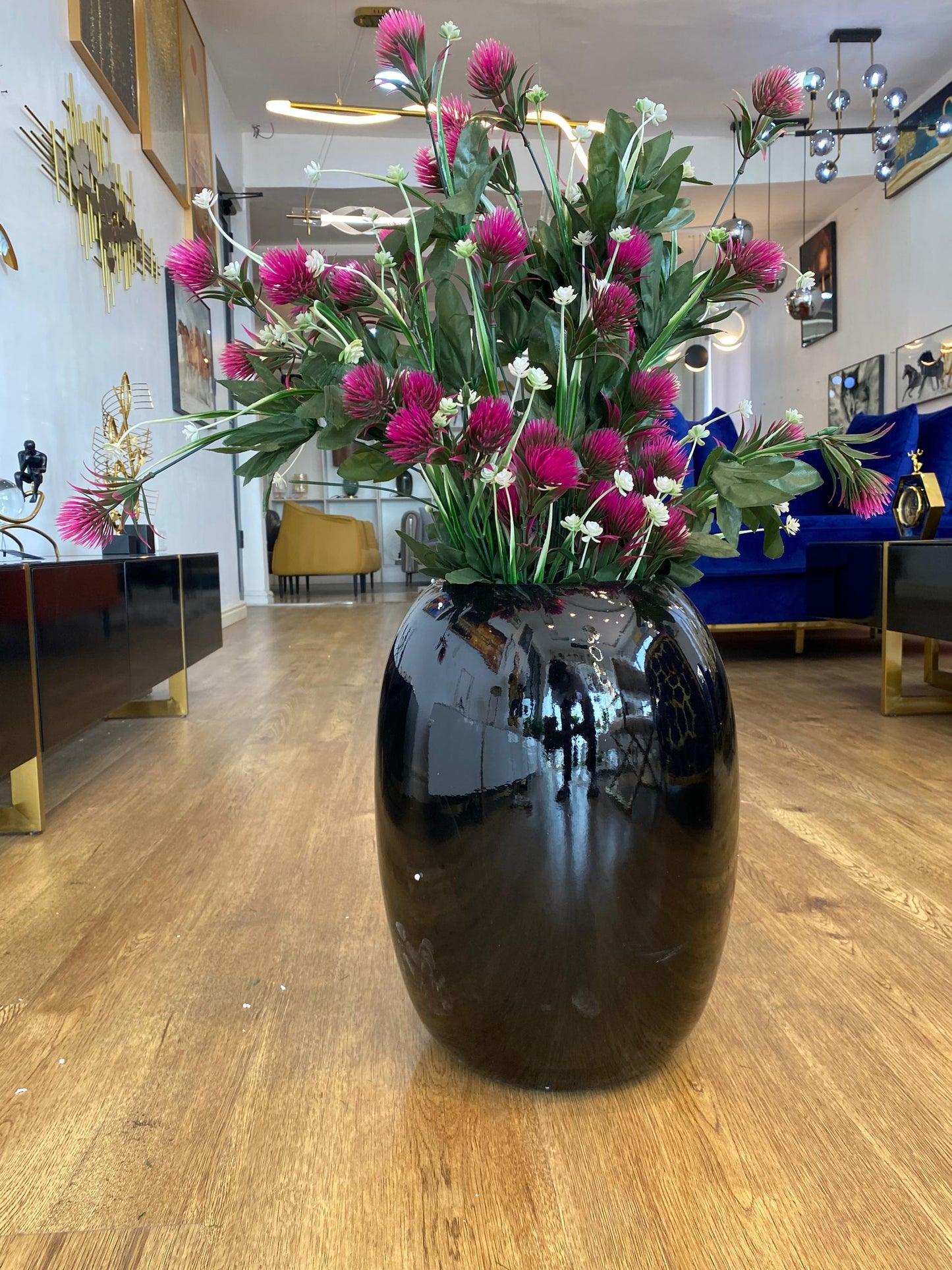 Medium fibre pot and plant