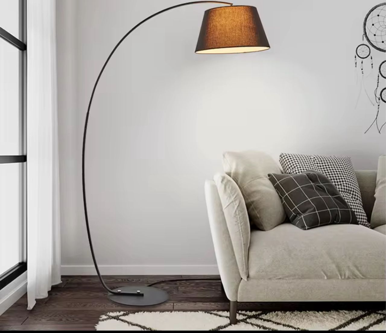 Curvy standing lamp