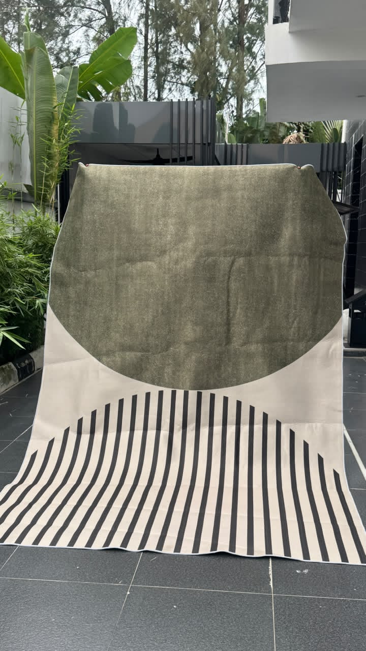 7 by 10ft fiber rug