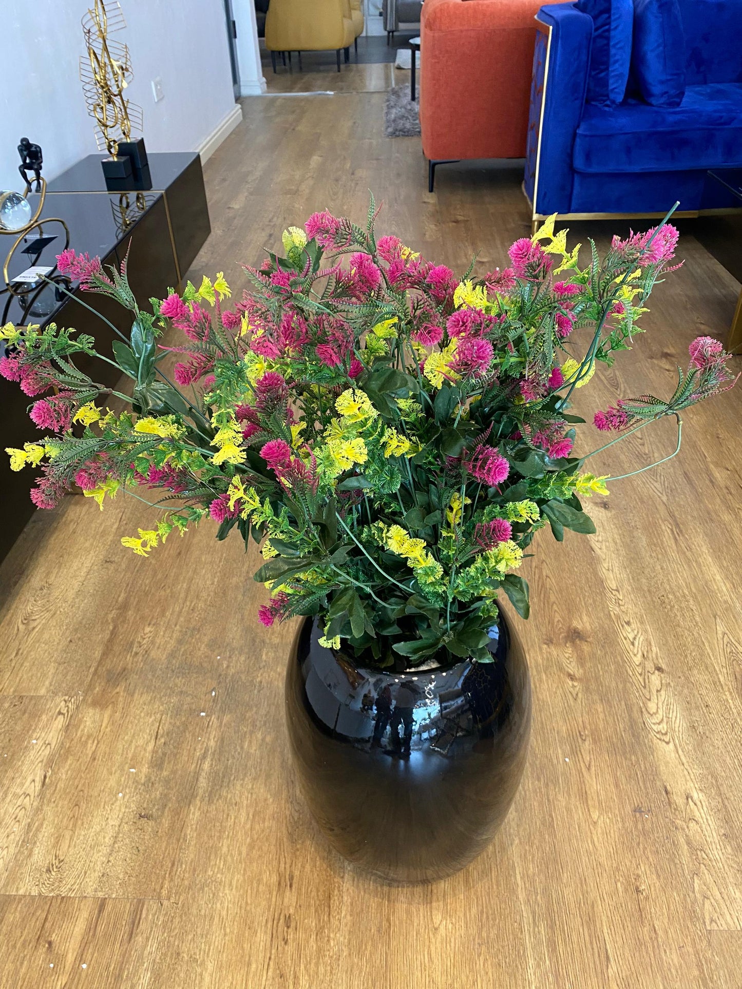 Medium fibre pot and plant