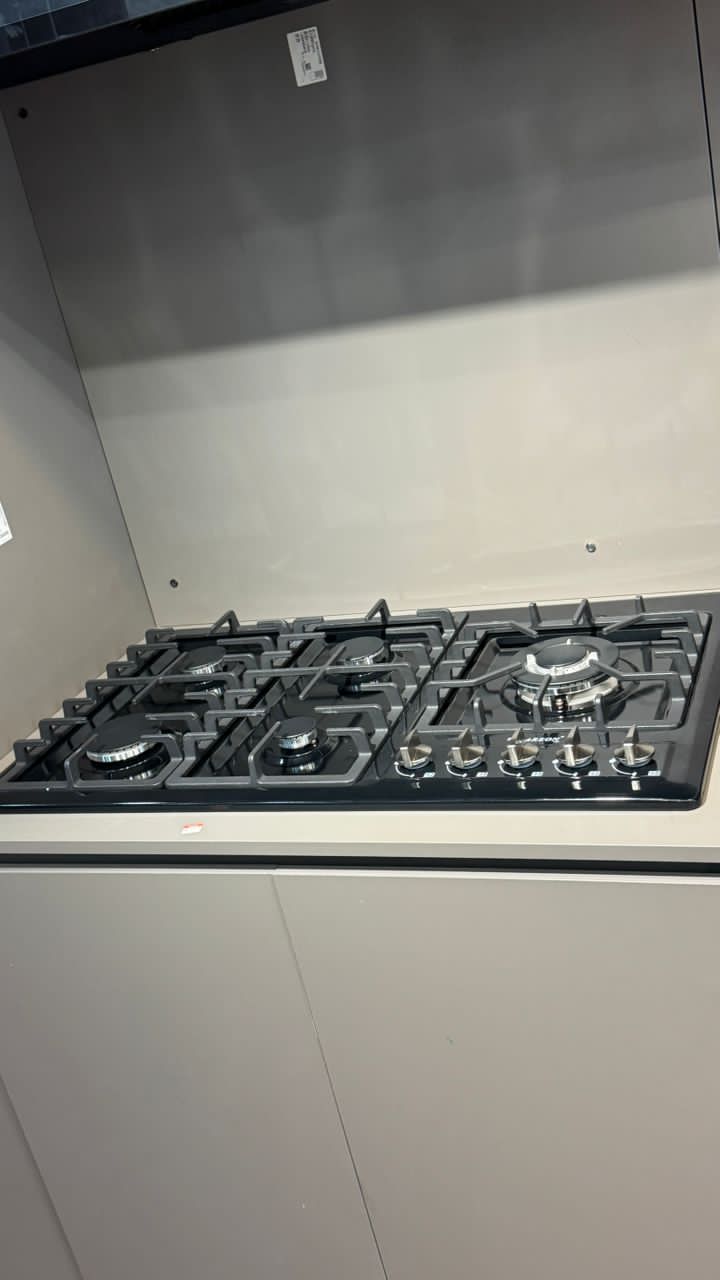 In-built 5 Burner Gas Cooker